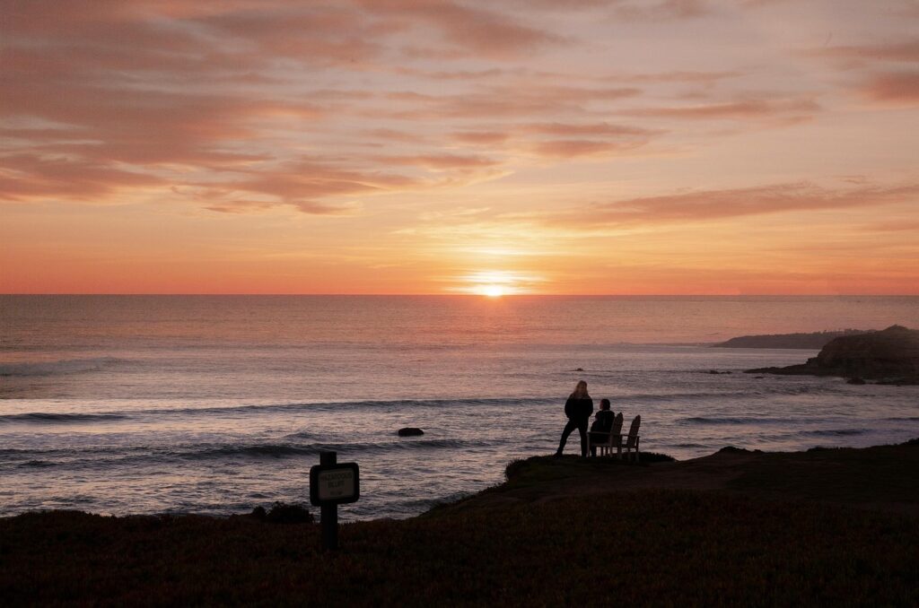 目元のたるみを改善するための効果的なメイク術とは？