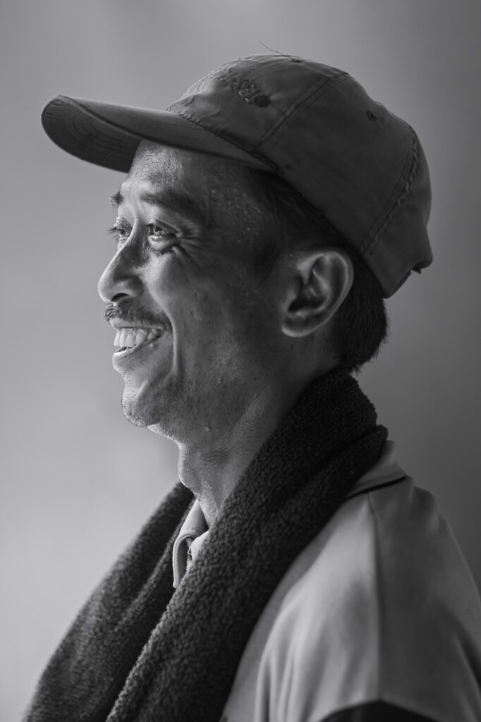 40代の顔のたるみの原因はホルモンによるものなのか？