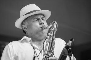 たるみ解消に効果的なヒアルロン酸の自然な使い方は？